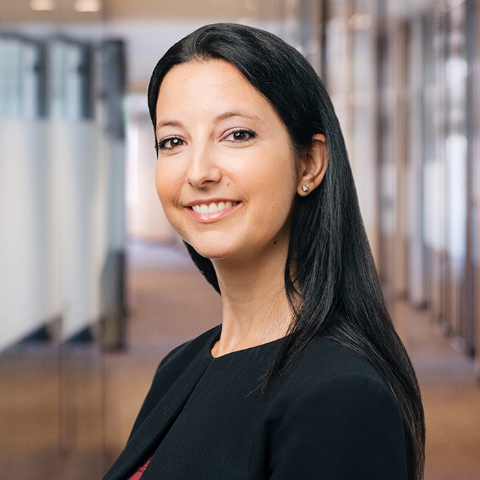 Headshot photo of Isabelle R. Raquin